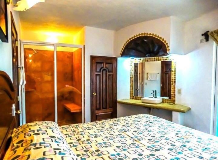 טפוזטלן Hotel Casa Maximiliano מראה חיצוני תמונה