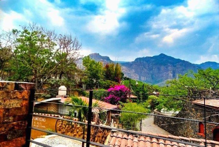 טפוזטלן Hotel Casa Maximiliano מראה חיצוני תמונה